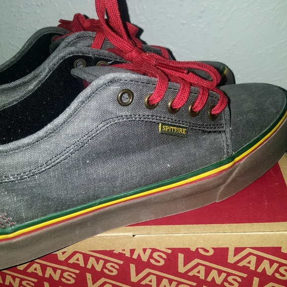 vans chukka low spitfire